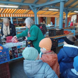 Piaclátogatás class=